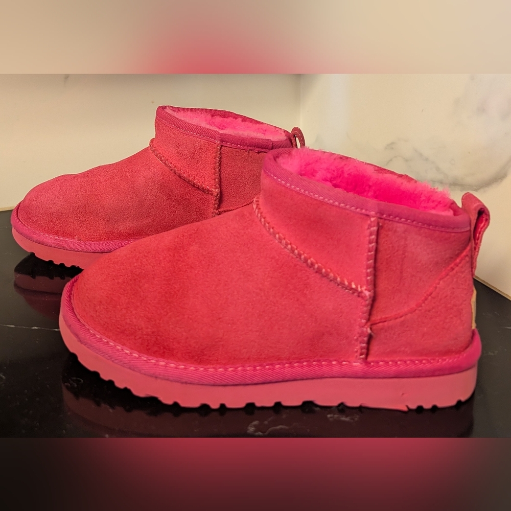 UGG® Classic Ultra Mini Boots - Dark Peony Size 6 Used Exc MSRP $159.99 - Picture 5 of 9